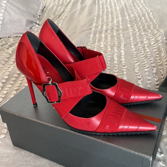 Dior pumps! Worn once!!! Gorgeous red Dior pumps! - Picture 4 of 5
